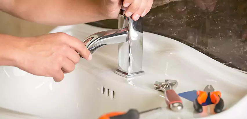Bathtub Faucet Replacement in Lake Grove